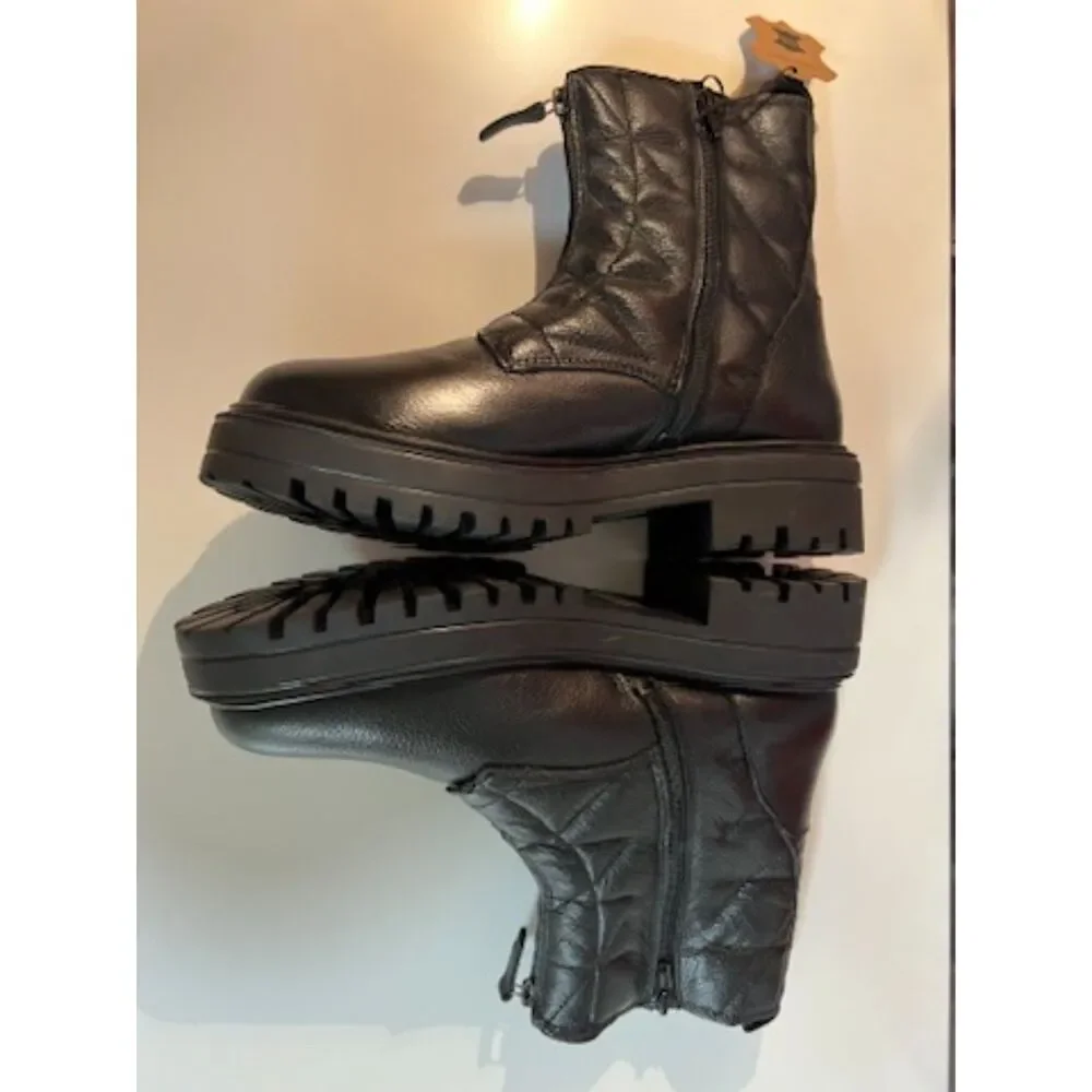 Alberto Torresi Size 38 (W7) Quilted ankle boots. NWT.